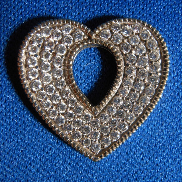 $3,500 Judith Ripka 18K White Gold 73 Diamonds 1.043 CTW Heart Pendant No Chain - Picture 9 of 12